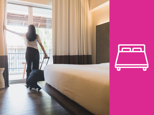 Woman in a hotelroom